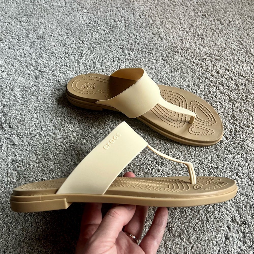 Crocs TULUM Flip Flop Thong Women's 9 Sandals Beige Rubber Slip-On Flats T-Strap